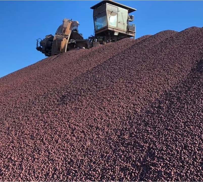 Pile of high-quality Noble Steel sponge iron pellets